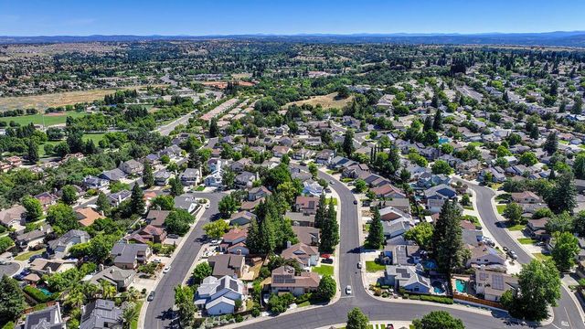5658 Blackrock Rd, Rocklin, CA 95765