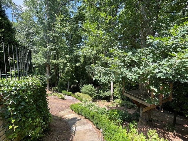 6321 Hunting Creek Road, Atlanta, GA 30328