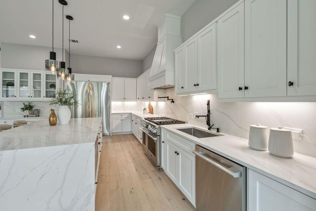 2046 Macarthur Street, Houston, TX 77030