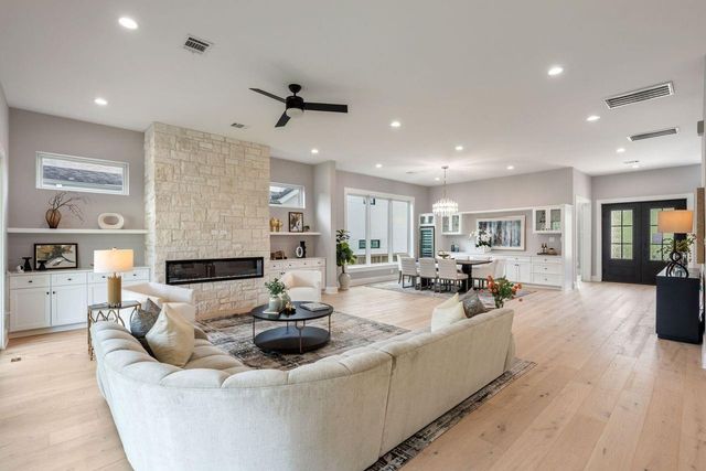 2046 Macarthur Street, Houston, TX 77030
