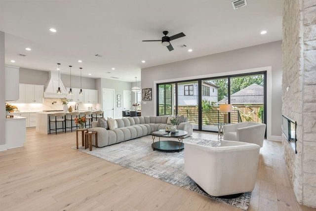 2046 Macarthur Street, Houston, TX 77030