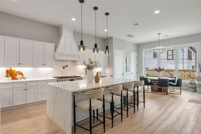 2046 Macarthur Street, Houston, TX 77030