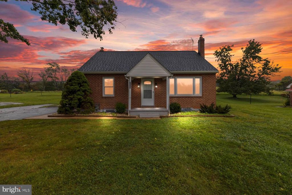 4088 MANCHESTER ST, Glen Rock, PA 17327