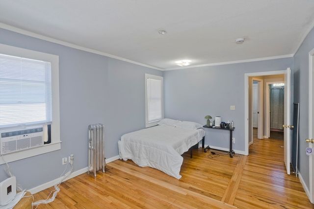 32 Chateaugay St, Chicopee, MA 01020
