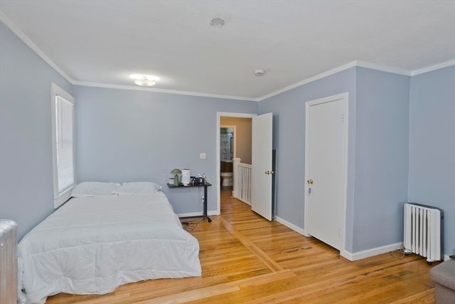 32 Chateaugay St, Chicopee, MA 01020