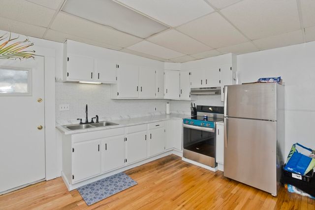 32 Chateaugay St, Chicopee, MA 01020
