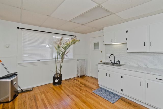 32 Chateaugay St, Chicopee, MA 01020