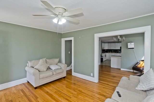 32 Chateaugay St, Chicopee, MA 01020