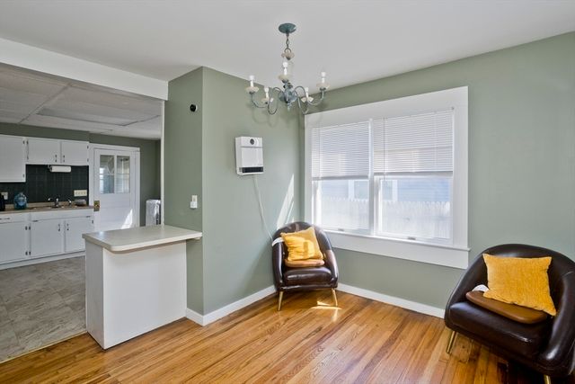 32 Chateaugay St, Chicopee, MA 01020