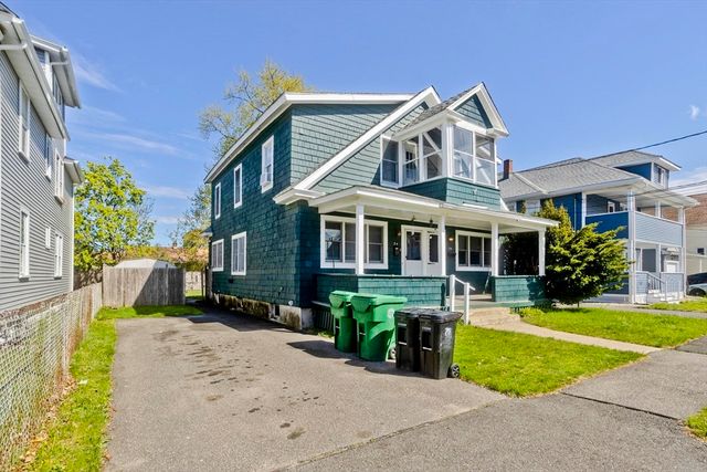 32 Chateaugay St, Chicopee, MA 01020