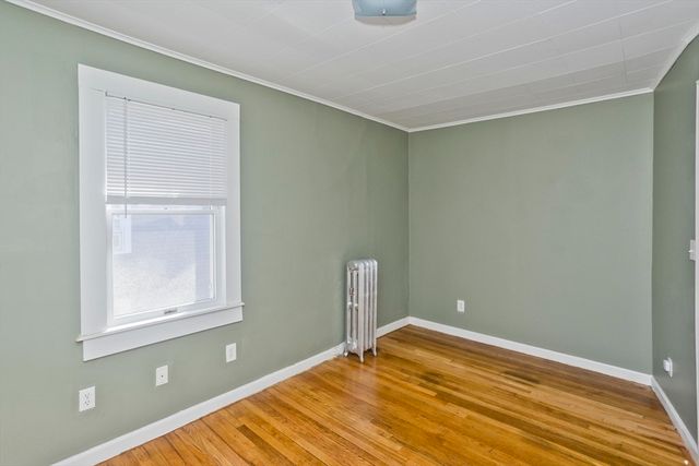 32 Chateaugay St, Chicopee, MA 01020