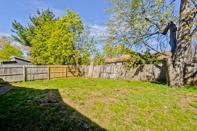 32 Chateaugay St, Chicopee, MA 01020