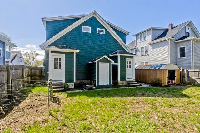 32 Chateaugay St, Chicopee, MA 01020
