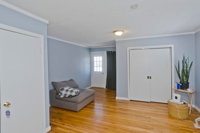 32 Chateaugay St, Chicopee, MA 01020