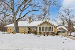 205 Orchard Road, North Barrington, IL 60010