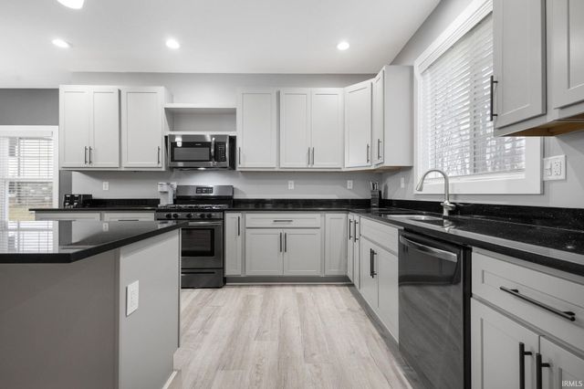 3331 Blarney Drive, South Bend, IN 46628