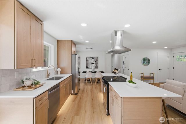 10002 Woodlawn Place SW, Lakewood, WA 98498