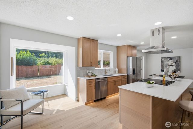 10002 Woodlawn Place SW, Lakewood, WA 98498
