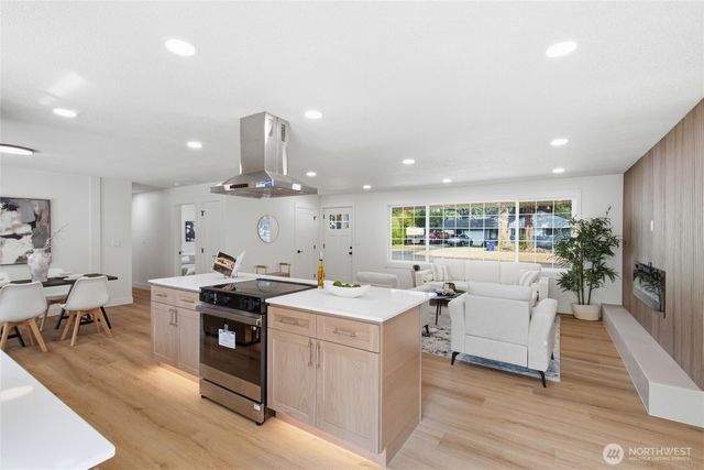 10002 Woodlawn Place SW, Lakewood, WA 98498