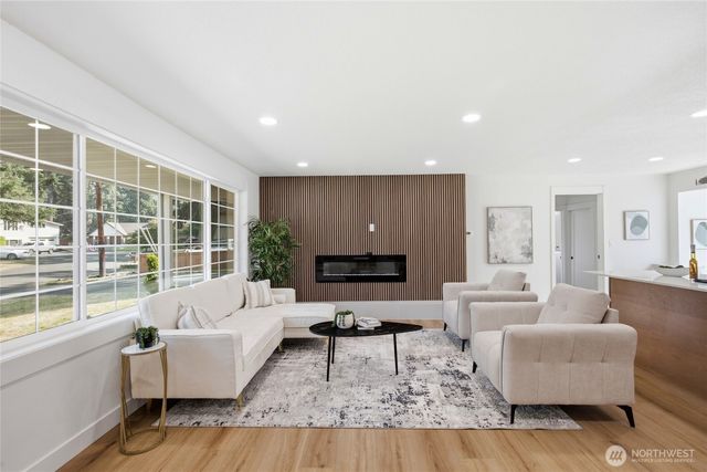 10002 Woodlawn Place SW, Lakewood, WA 98498
