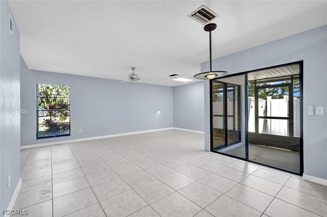 1423 SW Courtyards TER 70, Cape Coral, FL 33914