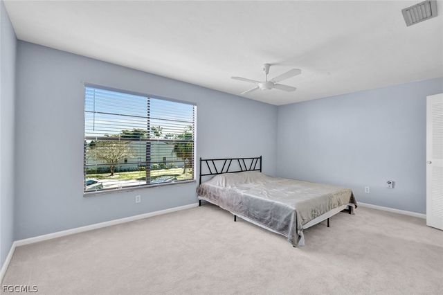 1423 SW Courtyards TER 70, Cape Coral, FL 33914