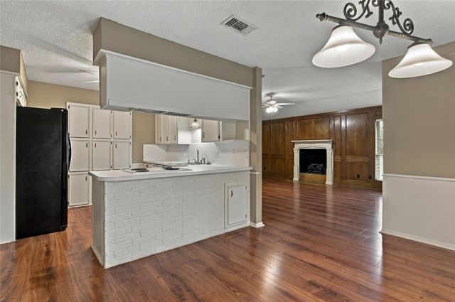 2935 Ridgewood Drive, Grapevine, TX 76051