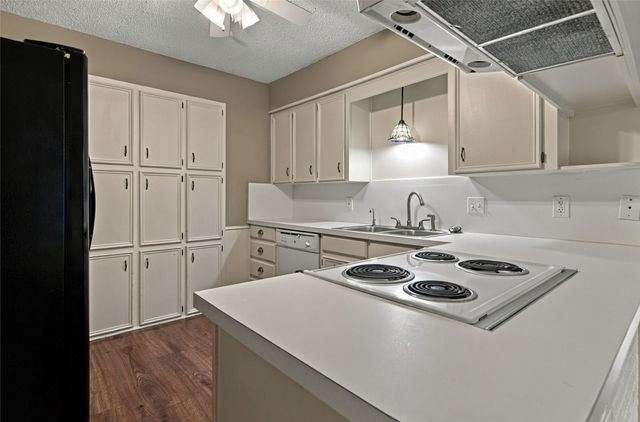 2935 Ridgewood Drive, Grapevine, TX 76051