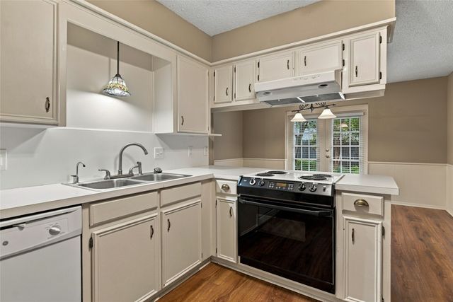 2935 Ridgewood Drive, Grapevine, TX 76051