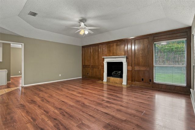 2935 Ridgewood Drive, Grapevine, TX 76051