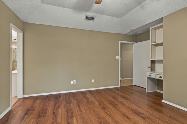 2935 Ridgewood Drive, Grapevine, TX 76051