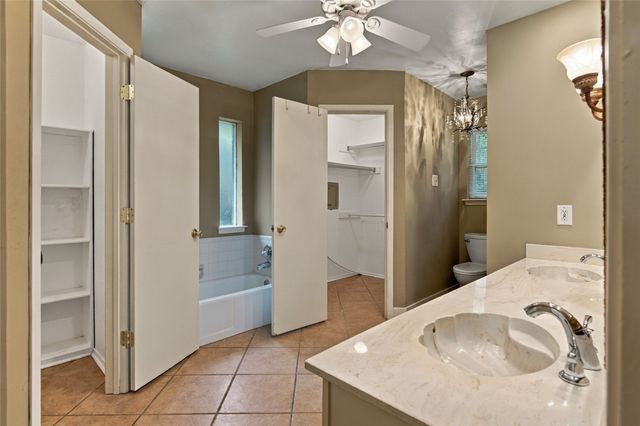 2935 Ridgewood Drive, Grapevine, TX 76051