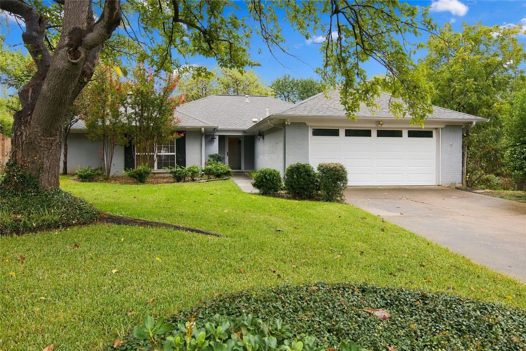 2935 Ridgewood Drive, Grapevine, TX 76051