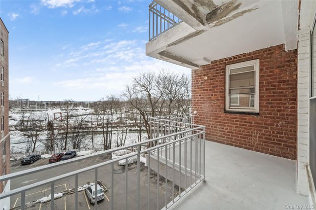 730 Pelham Road 4H, New Rochelle, NY 10805