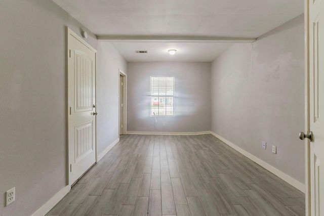 5009 Bataan Road, Houston, TX 77033