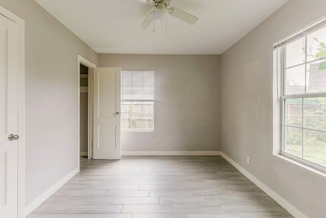 5009 Bataan Road, Houston, TX 77033