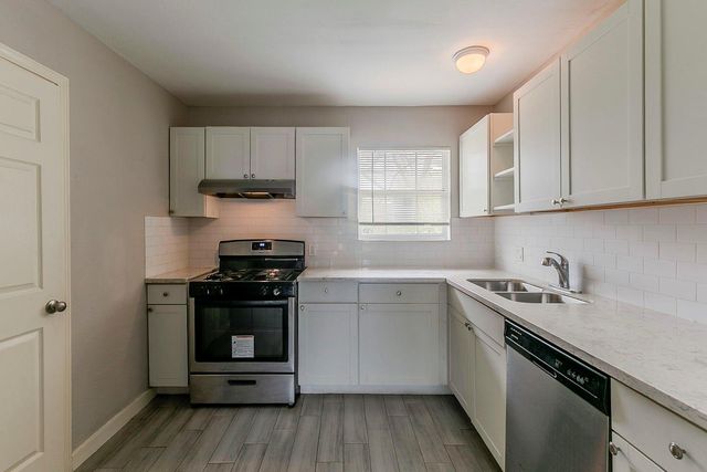 5009 Bataan Road, Houston, TX 77033