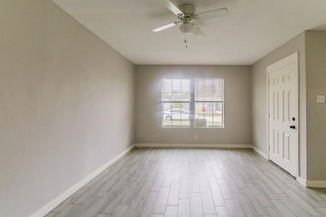 5009 Bataan Road, Houston, TX 77033