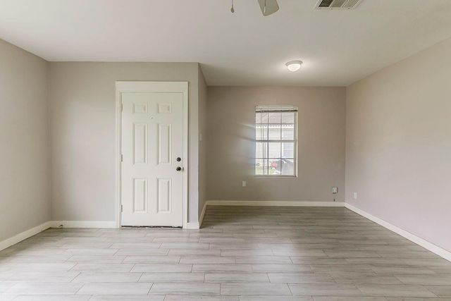 5009 Bataan Road, Houston, TX 77033