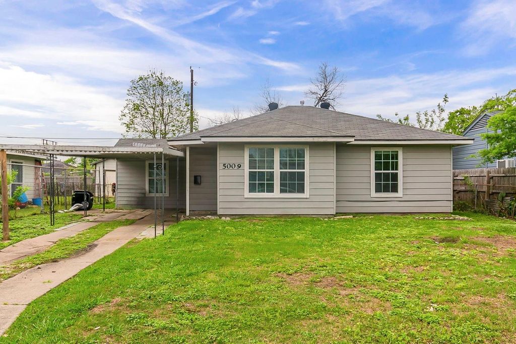 5009 Bataan Road, Houston, TX 77033