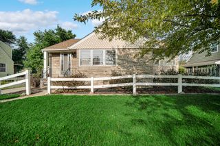 338 N Woodlawn Avenue, Griffith, IN 46319
