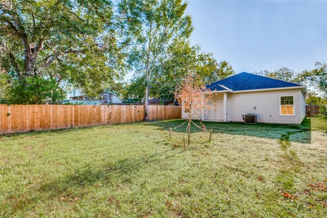 2723 Lawrence Street, Dallas, TX 75215