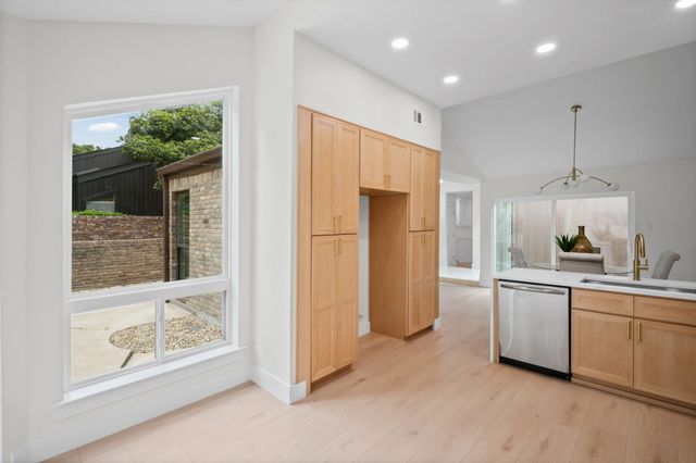 5922 Glen Heather Drive, Dallas, TX 75252