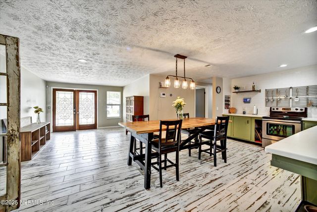 1506 DECLARATION Drive, Jacksonville Beach, FL 32250