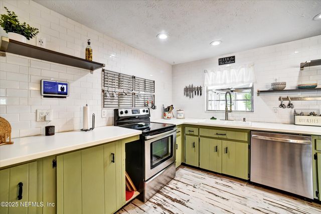 1506 DECLARATION Drive, Jacksonville Beach, FL 32250