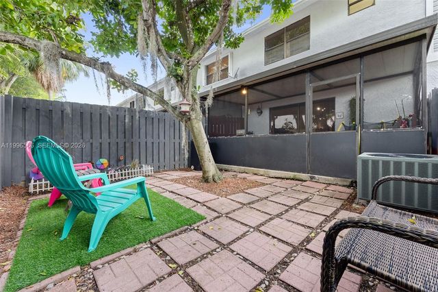 10500 NW 3rd Street, Pembroke Pines, FL 33026