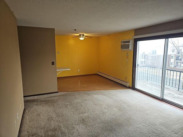2800 Hillsboro Avenue N 307, New Hope, MN 55427