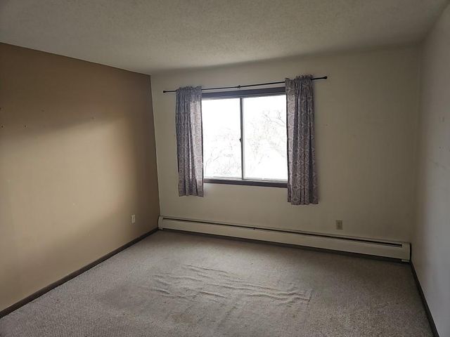 2800 Hillsboro Avenue N 307, New Hope, MN 55427