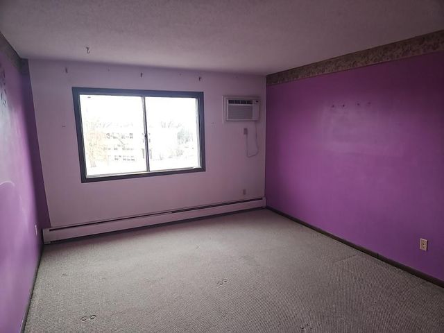 2800 Hillsboro Avenue N 307, New Hope, MN 55427