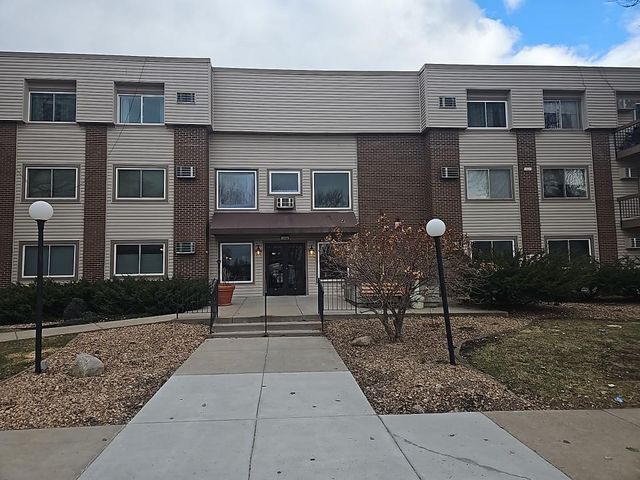 2800 Hillsboro Avenue N 307, New Hope, MN 55427